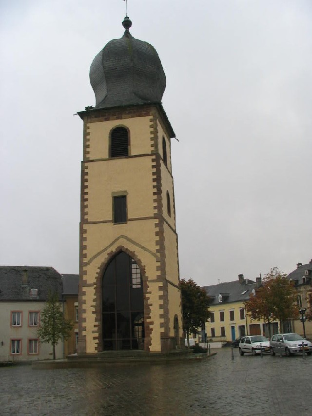 De "Michelsturm" in het centrum Mersch
 - Volgende foto